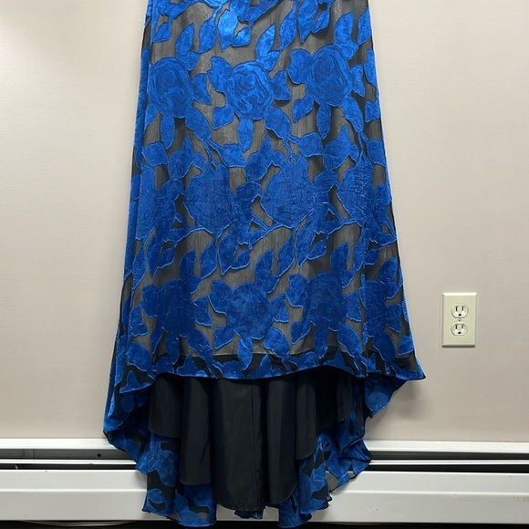 NWT Carmen Marc Valvo Infusion One Shoulder Floral Formal Gown with Pockets 12 - Picture 3 of 16
